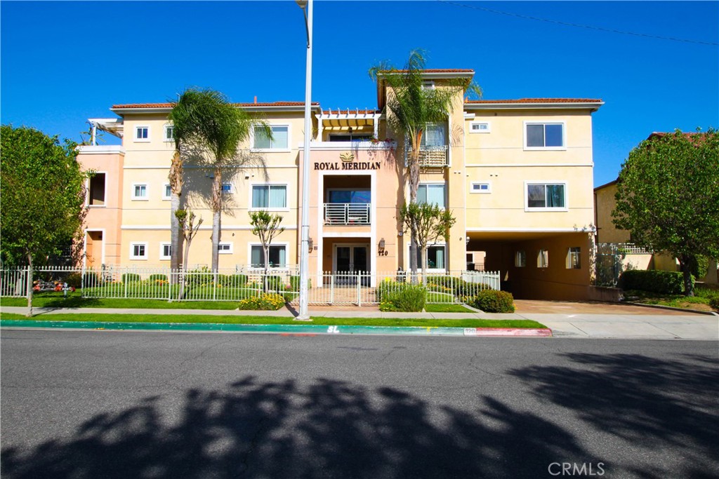 Welcome to the Royal Meridian, a peaceful, well-maintained 21-unit senior community. This 55+ single-level condo is centrally located near Downtown Monterey Park, close to markets, restaurants, parks, medical offices, banks, the Langley Senior Center, and the Atlantic Square… within walking distance to Garvey Ave. This community features a courtyard, meeting room, and a game room where residents often convene for activities and socializing. Gated community. No expenses were spared for Unit #308. The following items are new: HVAC system (2021), carpet, paint, patio door, garbage disposal, and kitchen faucet. This 2 bedroom, 2 bath top-floor end-unit is 1,055SF with no shared walls, bright and lively, especially with its private balcony. Move-in ready.
*Buyer does not have to be a senior, only one person living at the property has to be 55+*