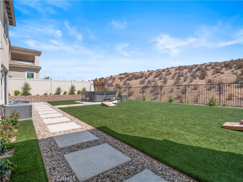 https://media.crmls.org/medias/cc86ab21-dd1a-49db-b4c0-385c3ce51a58.jpg?preset=X-Large