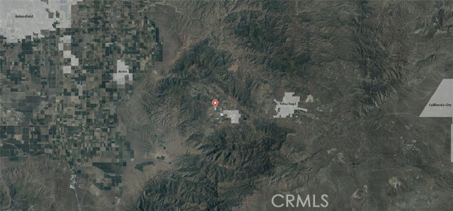 10 Assault Drive, Tehachapi CA: https://media.crmls.org/medias/cc8734f5-1faf-48c3-b1b2-a7a994b3d5ee.jpg