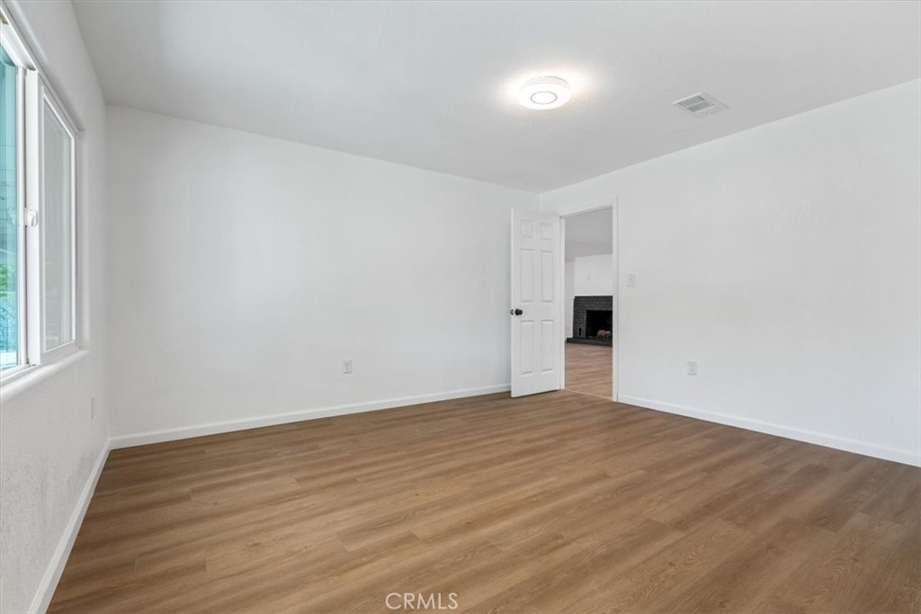 https://media.crmls.org/medias/cc878f64-098a-4163-b5e1-99d34915bfb6.jpg?preset=X-Large