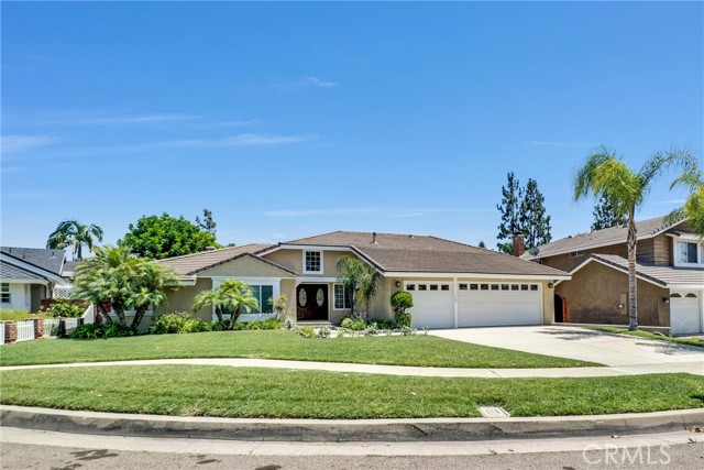 Detail Gallery Image 2 of 47 For 1725 N Williamsburg St, Orange,  CA 92867 - 4 Beds | 2/1 Baths