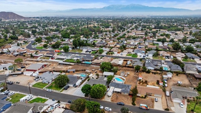 887 Kingman Drive, Norco CA: https://media.crmls.org/medias/cc87fe93-8dad-404a-9c76-f9f685b2291e.jpg