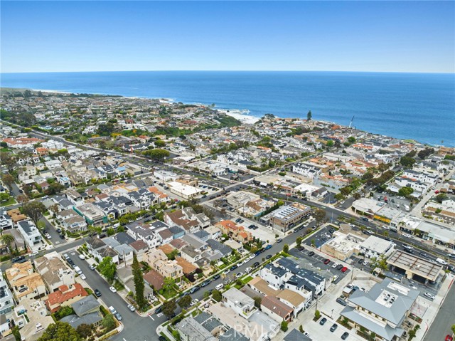 Detail Gallery Image 28 of 31 For 420 Narcissus Ave, Corona Del Mar,  CA 92625 - 3 Beds | 3 Baths