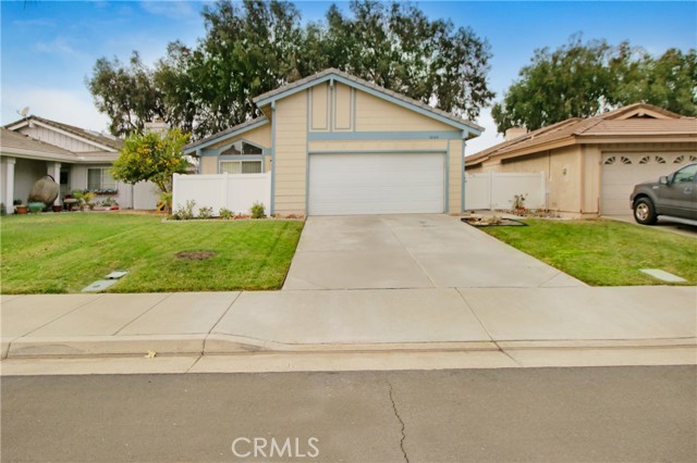 Detail Gallery Image 1 of 10 For 31524 Corte Salinas, Temecula,  CA 92592 - 3 Beds | 2 Baths