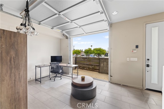 Detail Gallery Image 8 of 51 For 1530 Greenwich Way, Costa Mesa,  CA 92627 - 2 Beds | 3/1 Baths