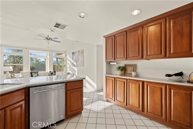 Detail Gallery Image 17 of 38 For 24338 Taranto Ave, Valencia,  CA 91355 - 3 Beds | 2 Baths