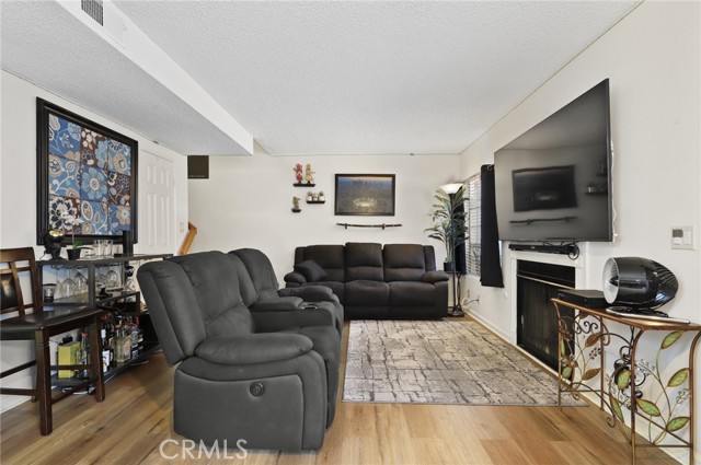 25520 Dodge Avenue, Harbor City CA: https://media.crmls.org/medias/cc897a63-233e-46f1-8ef0-d7e334b2809d.jpg