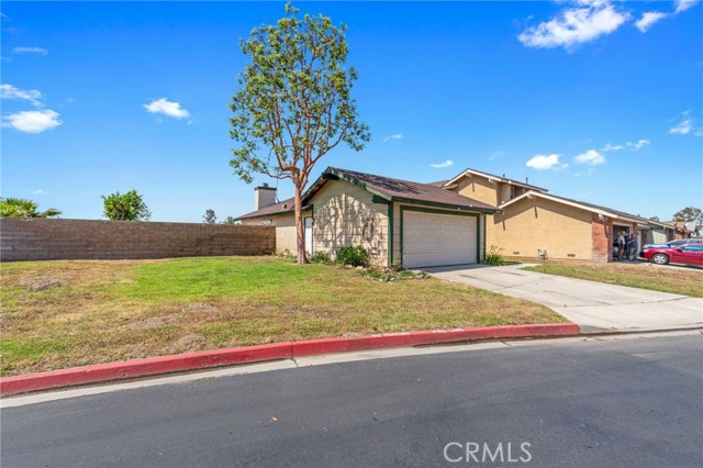 15699 Paine Street, Fontana, California 92336, 2 Bedrooms Bedrooms, ,1 BathroomBathrooms,Single Family Residence,For Sale,Paine,CV24115144