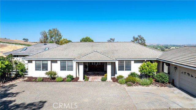 2885 Summer Ranch Road, Paso Robles CA: https://media.crmls.org/medias/cc8aa159-1d77-4bad-ba2e-61ad0388b6dc.jpg