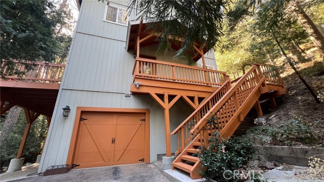 Detail Gallery Image 3 of 27 For 24861 Finhaut Dr, Crestline,  CA 92325 - 3 Beds | 2 Baths