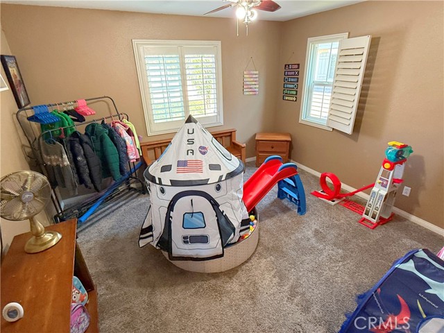 15767 Buck Point Lane, Fontana CA: https://media.crmls.org/medias/cc8b8c8e-e3f8-4c3e-8782-89a16046447d.jpg