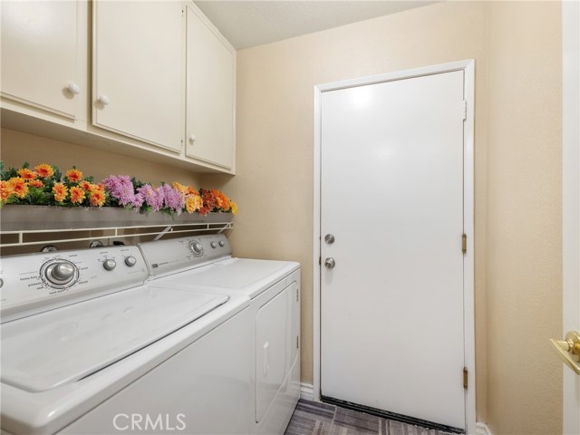 16873 Silica Drive, Victorville CA: https://media.crmls.org/medias/cc8bd77d-3932-477b-b13f-9247b5b32b38.jpg