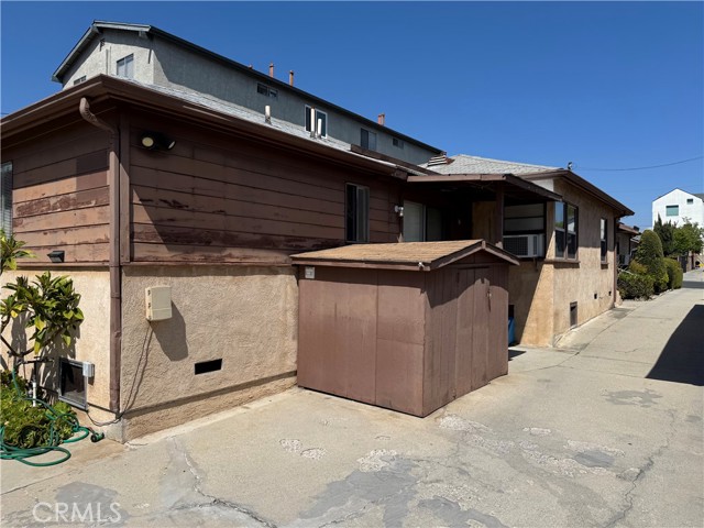 5081 Glen Iris Avenue, Los Angeles CA: https://media.crmls.org/medias/cc8c8fa9-dc96-4510-9da6-621f8dab94a5.jpg