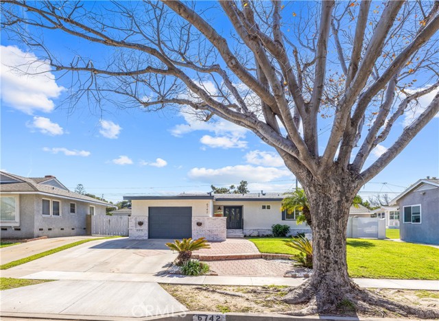 Detail Gallery Image 2 of 36 For 6742 E El Salvador, Long Beach,  CA 90815 - 3 Beds | 2 Baths