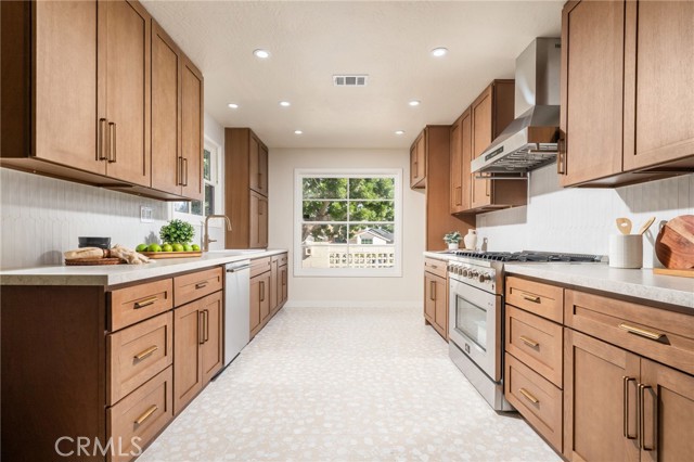 Detail Gallery Image 13 of 52 For 1549 N Oaks Ct, Ontario,  CA 91762 - 4 Beds | 3 Baths