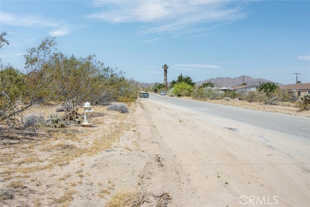 Detail Gallery Image 8 of 15 For 63000 Jadeite St, Joshua Tree,  CA 92252 - – Beds | – Baths