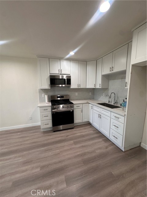 Detail Gallery Image 4 of 17 For 19115 Ludlow, Porter Ranch,  CA 91326 - 1 Beds | 1 Baths