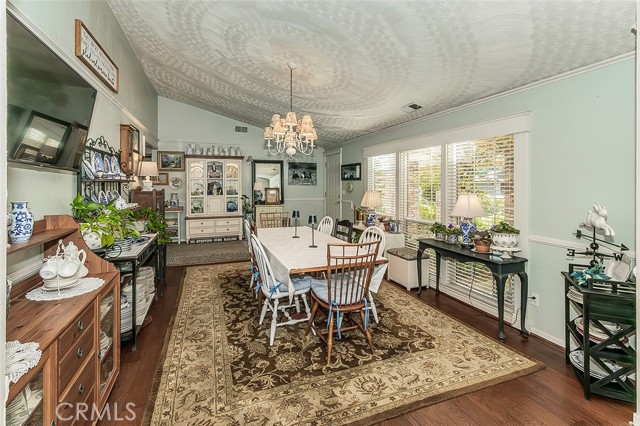 2468 Laverne, Clovis CA: https://media.crmls.org/medias/cc8e2725-5502-48ad-8afb-08d3b7cb4a52.jpg