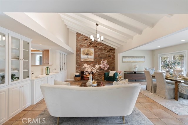 3340 Hillrose Dr, Rossmoor CA: https://media.crmls.org/medias/cc8e2c08-ac4d-4f29-b377-006cfc3724d0.jpg