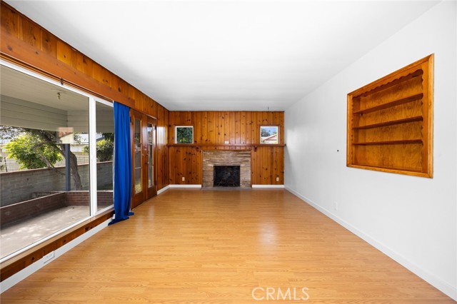 Image 32 of 70 For 6117 Loma Avenue