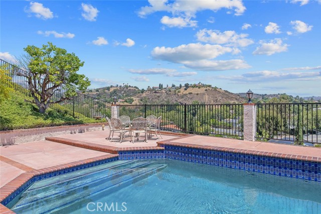 2039 Channelford Road, Westlake Village CA: https://media.crmls.org/medias/cc8e8885-7f7a-4fa5-994a-3135be1eeae3.jpg