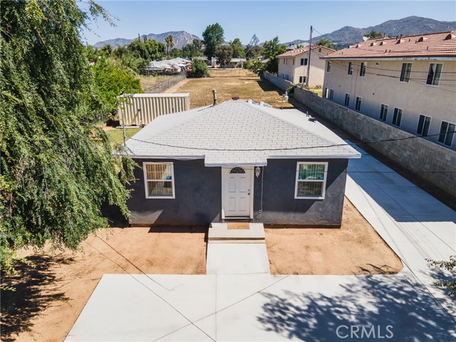24412 Eucalyptus Avenue, Moreno Valley CA: https://media.crmls.org/medias/cc90643d-bd89-452f-b282-394838956f62.jpg
