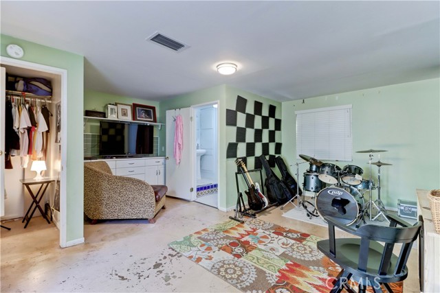 1403 Cuernavaca Place, Claremont CA: https://media.crmls.org/medias/cc90ed74-6036-4f9c-a818-f8943efaa0f3.jpg