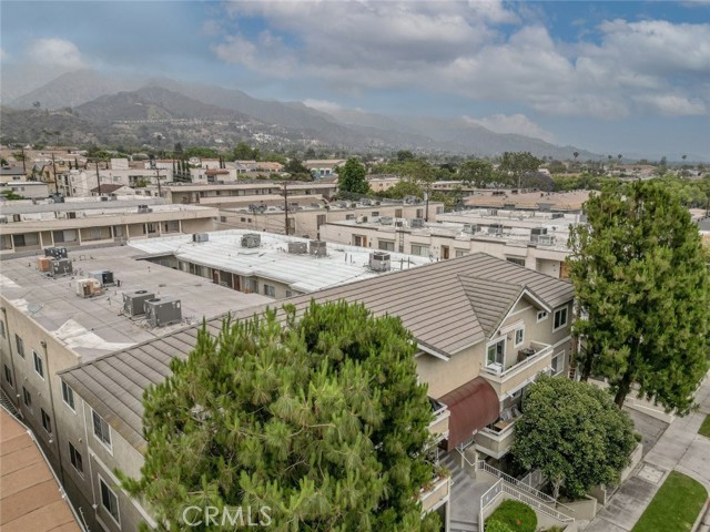 620 N 6th Street, Burbank CA: https://media.crmls.org/medias/cc916141-33dc-4c7f-9f53-ff026e8c3613.jpg