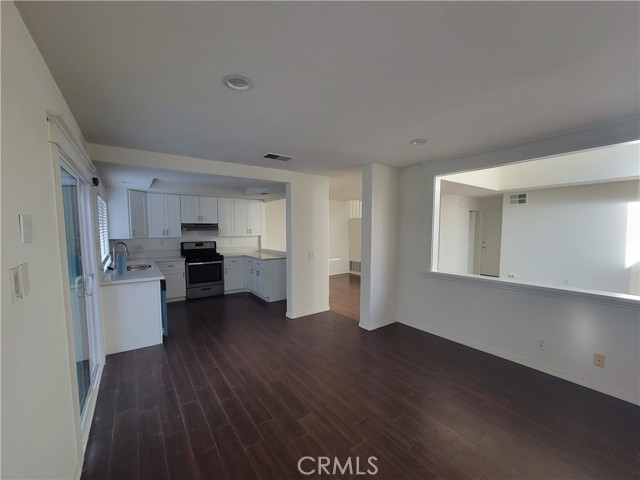 Detail Gallery Image 4 of 11 For 6324 Gladiola, Chino Hills,  CA 91709 - 3 Beds | 3 Baths