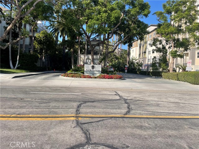 Image 31 of 40 For 2233 Martin  302