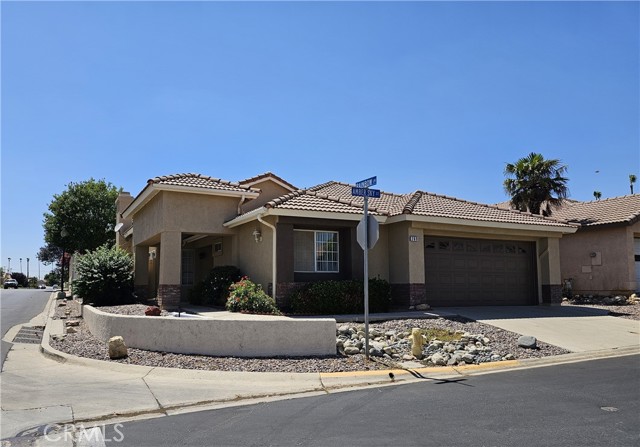 769 Amber Sky Street, Banning CA: https://media.crmls.org/medias/cc92de69-dcbc-4bec-93a0-9f6d3a4ce7ab.jpg