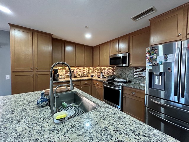 Detail Gallery Image 9 of 36 For 3327 Lansing St, Hemet,  CA 92543 - 4 Beds | 2 Baths