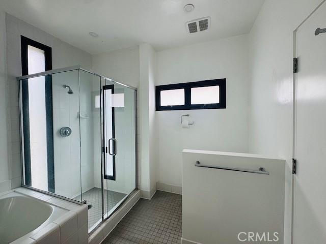 270 Palisades Beach Road, Santa Monica CA: https://media.crmls.org/medias/cc937f87-f3ef-4f2b-9679-02d8bdcbc7bd.jpg