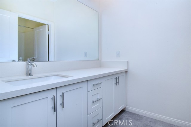 Detail Gallery Image 12 of 31 For 207 Morro Way #3,  Simi Valley,  CA 93065 - 3 Beds | 2/1 Baths