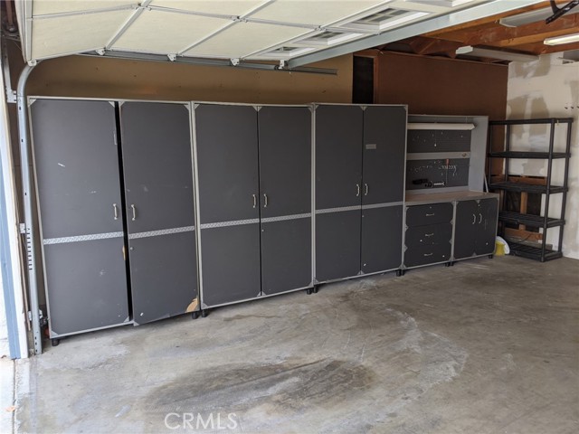 2002 Springcreek Circle, Upland CA: https://media.crmls.org/medias/cc95049b-2ae1-4f15-a76d-264a750882fe.jpg