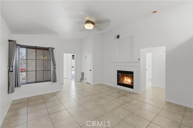 Detail Gallery Image 6 of 34 For 13628 Monterey Ct, Victorville,  CA 92392 - 3 Beds | 2 Baths