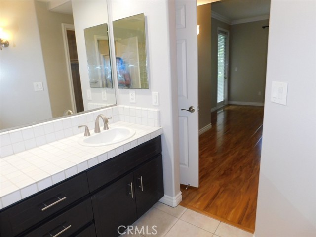 2253 Martin, Irvine CA: https://media.crmls.org/medias/cc95a7df-7156-4086-8bf6-f990b9e3a73c.jpg