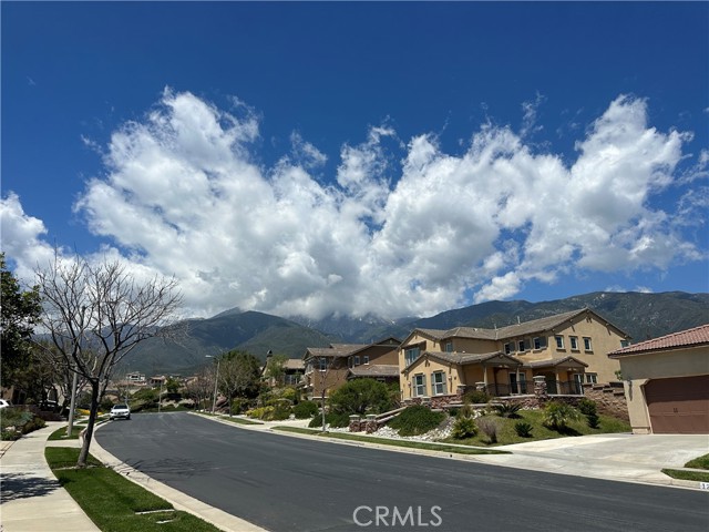 Detail Gallery Image 2 of 75 For 12729 Indian Ocean Dr, Rancho Cucamonga,  CA 91739 - 4 Beds | 3/1 Baths