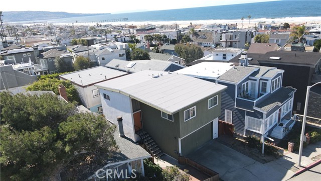 250 24th St, Hermosa Beach, California 90254, 3 Bedrooms Bedrooms, ,1 BathroomBathrooms,Residential,Sold,24th St,SB22037743