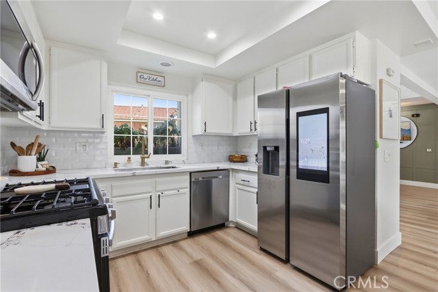 Detail Gallery Image 17 of 49 For 29161 Corales, Canyon Country,  CA 91387 - 3 Beds | 3 Baths