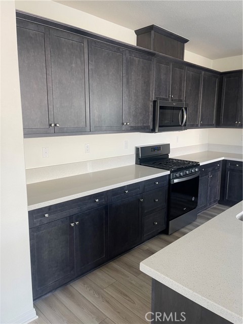 Detail Gallery Image 11 of 47 For 30360 Laviste Ct, Murrieta,  CA 92563 - 5 Beds | 3/1 Baths