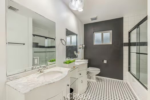 14614 Runnymede Street, Van Nuys CA: https://media.crmls.org/medias/cc96c170-b594-4f3c-9e2d-de7461eece54.jpg