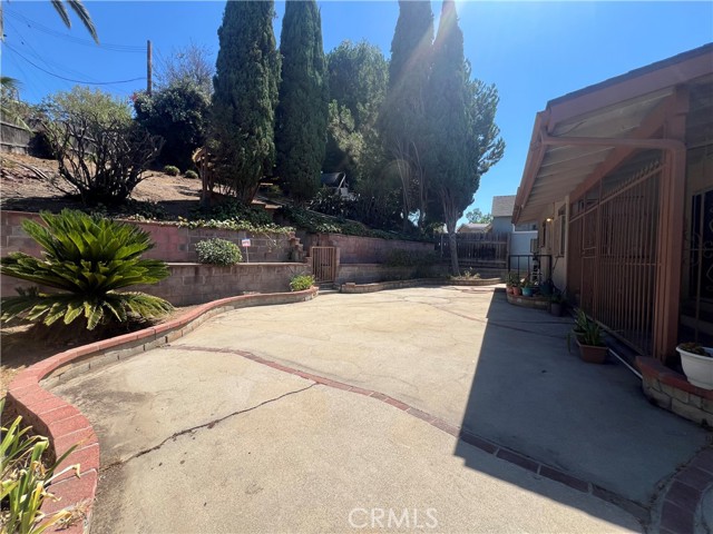 662 Kempton Avenue, Monterey Park CA: https://media.crmls.org/medias/cc96d723-dce3-40af-ad80-902ddf124405.jpg