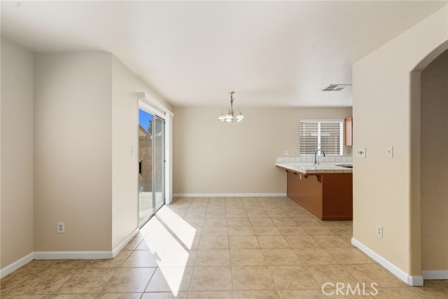 Detail Gallery Image 9 of 37 For 9609 Salinger, Bakersfield,  CA 93311 - 3 Beds | 2/1 Baths