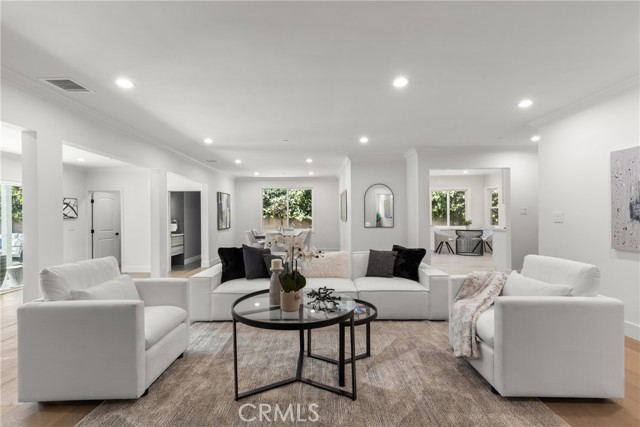 4637 Nagle Avenue, Sherman Oaks CA: https://media.crmls.org/medias/cc97db85-9bd1-40f9-8463-ce534637eab4.jpg