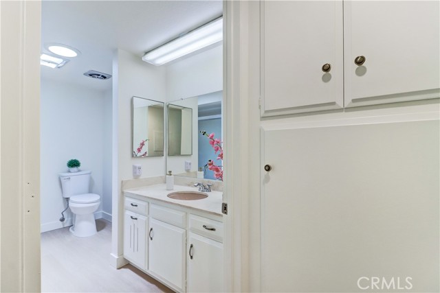 925 Ave Majorca, Laguna Woods CA: https://media.crmls.org/medias/cc980cd4-a1dd-4cf2-8209-bb4f3ccb0eb9.jpg