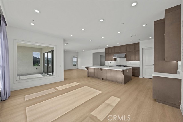 Detail Gallery Image 16 of 59 For 20638 W Deer Grass Ct Ct, Porter Ranch,  CA 91326 - 5 Beds | 5/1 Baths