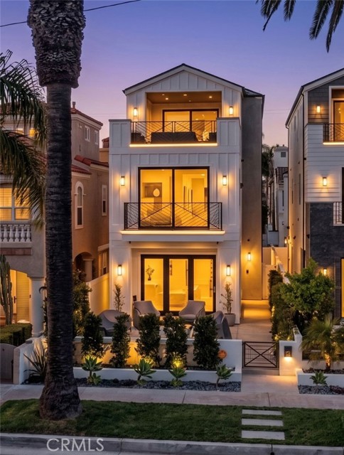 Front Image Thumbnail for CRDW26090490