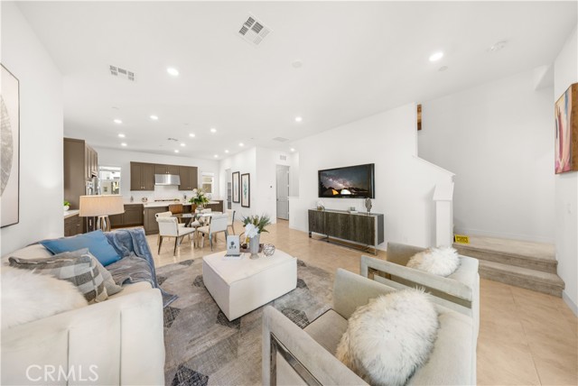 Detail Gallery Image 6 of 33 For 158 Restore, Irvine,  CA 92618 - 4 Beds | 3/1 Baths