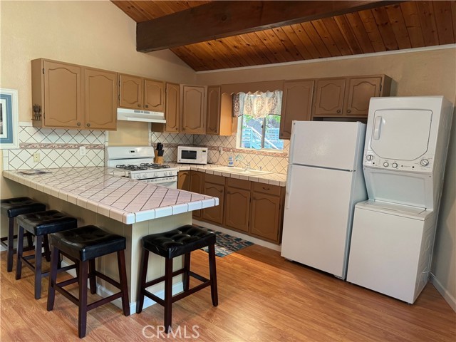 Detail Gallery Image 9 of 16 For 26258 Lake Forest Dr, Twin Peaks,  CA 92391 - 2 Beds | 1 Baths